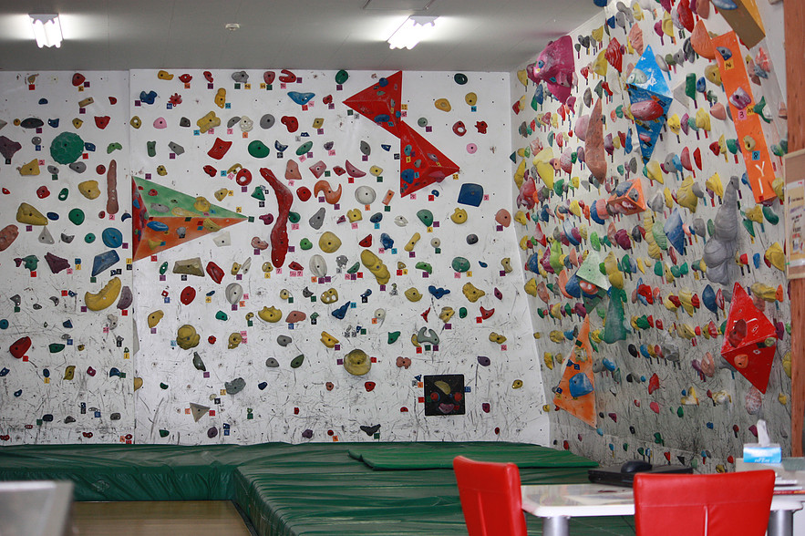 YJ　LOCK　CLIMBING　GYM