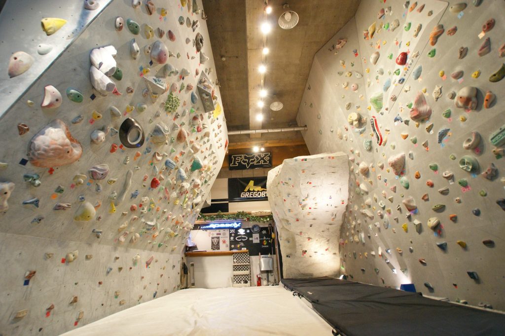 BOULDERING GYM YOKOHAMA speedy ボルダリングジム　スピーディー